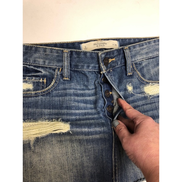 Abercrombie & Fitch Distressed Jean Skirt - size 6 - Picture 4 of 7